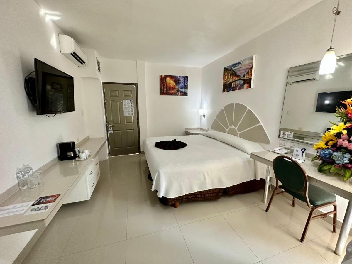 Hotel Plaza Caribe Cancún Exteriör bild