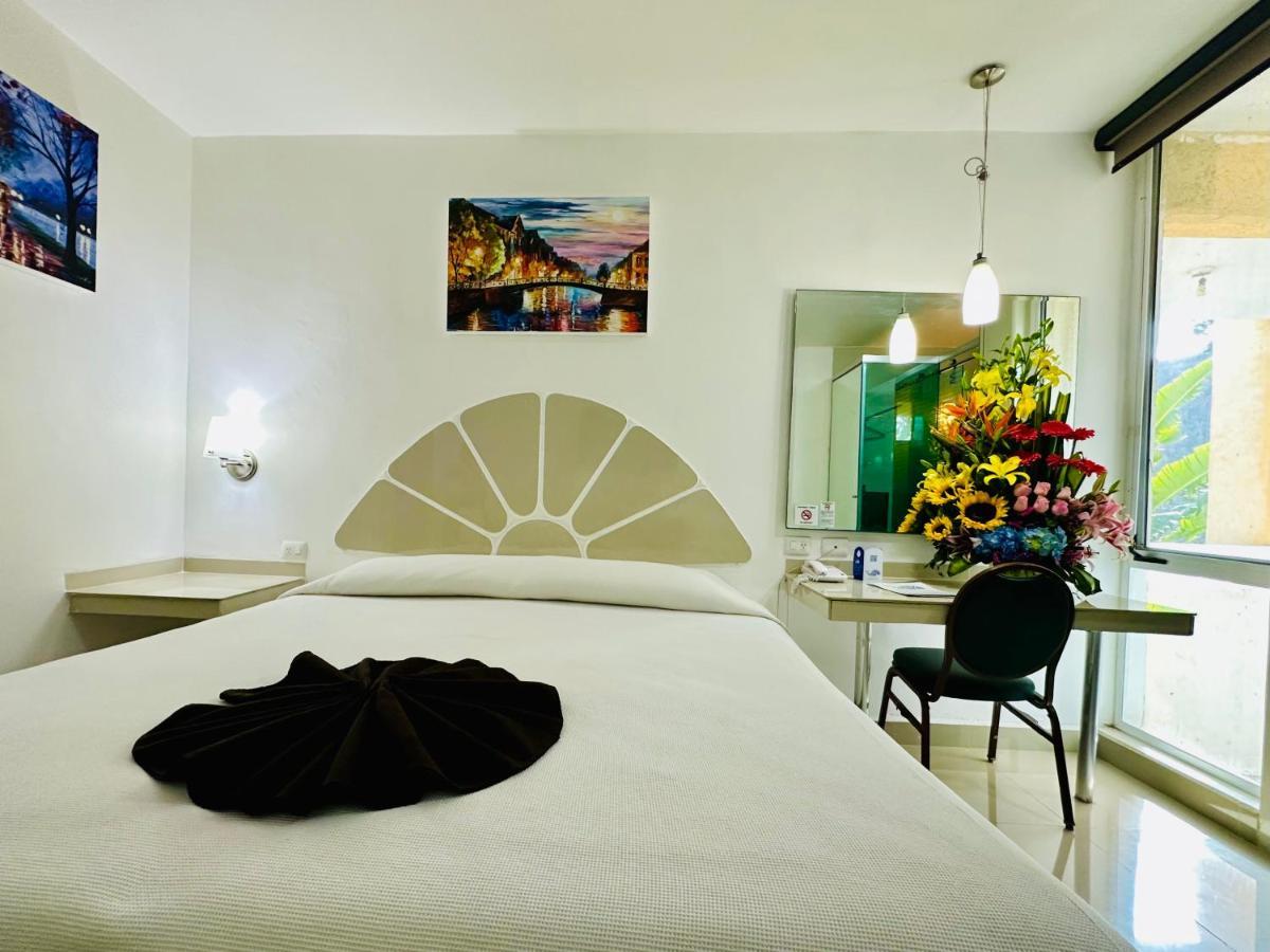 Hotel Plaza Caribe Cancún Exteriör bild