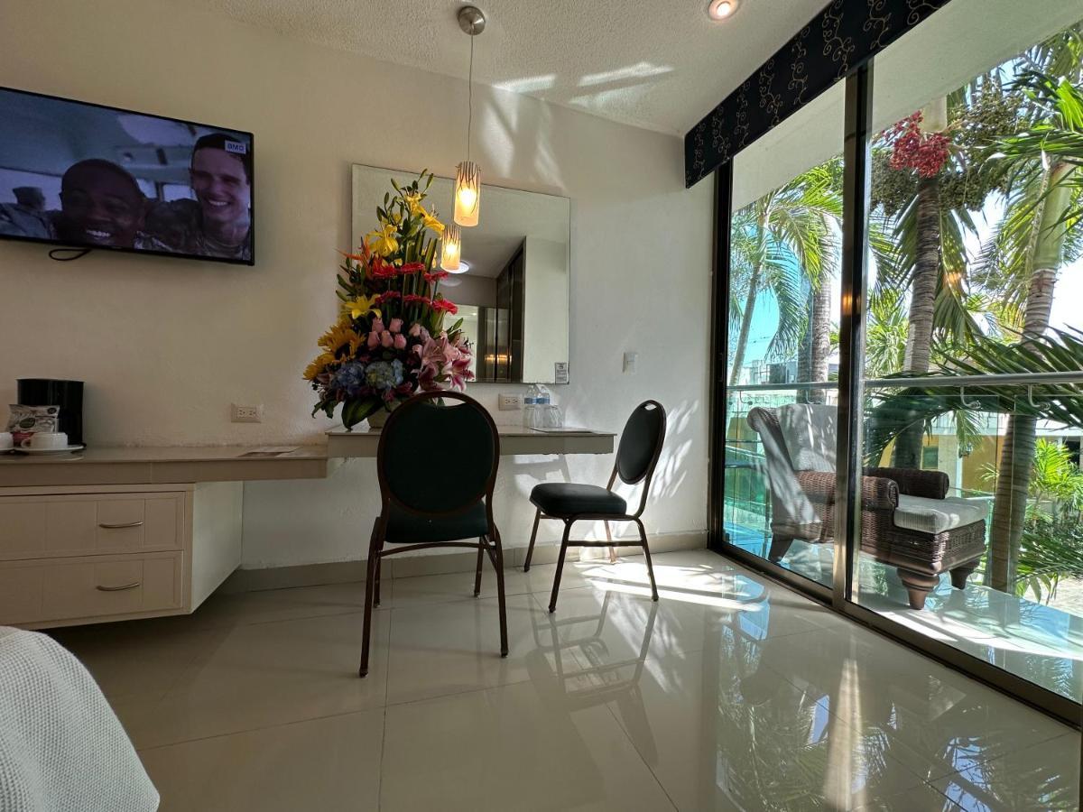 Hotel Plaza Caribe Cancún Exteriör bild