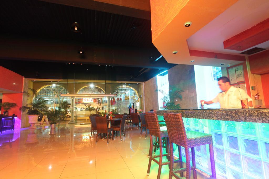Hotel Plaza Caribe Cancún Exteriör bild