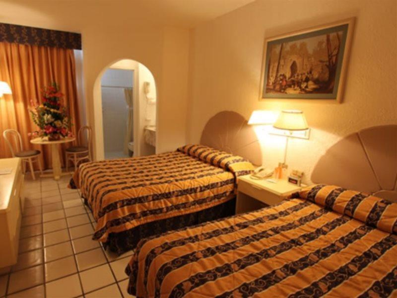 Hotel Plaza Caribe Cancún Exteriör bild